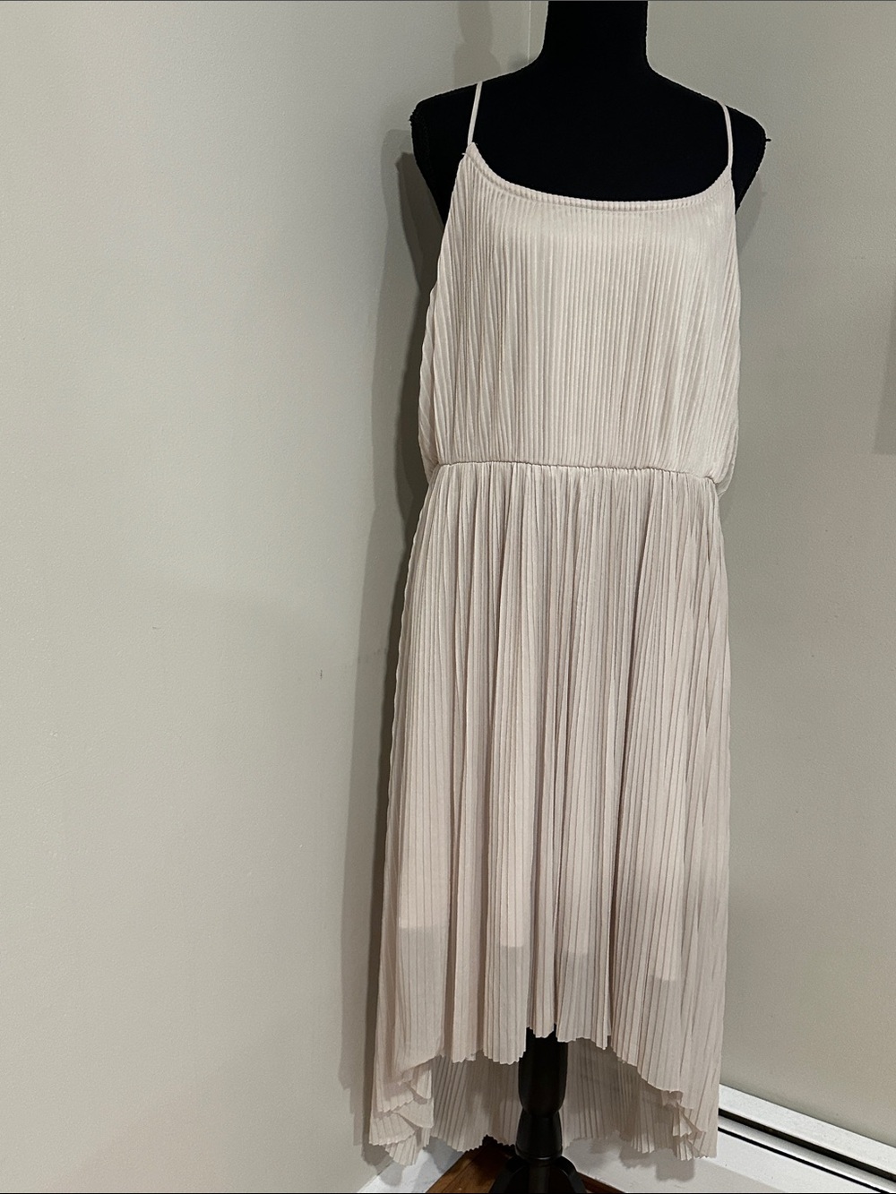 *H&M* Cream Pleated Hi-Lo Spaghetti-Strap Dress Size Large
